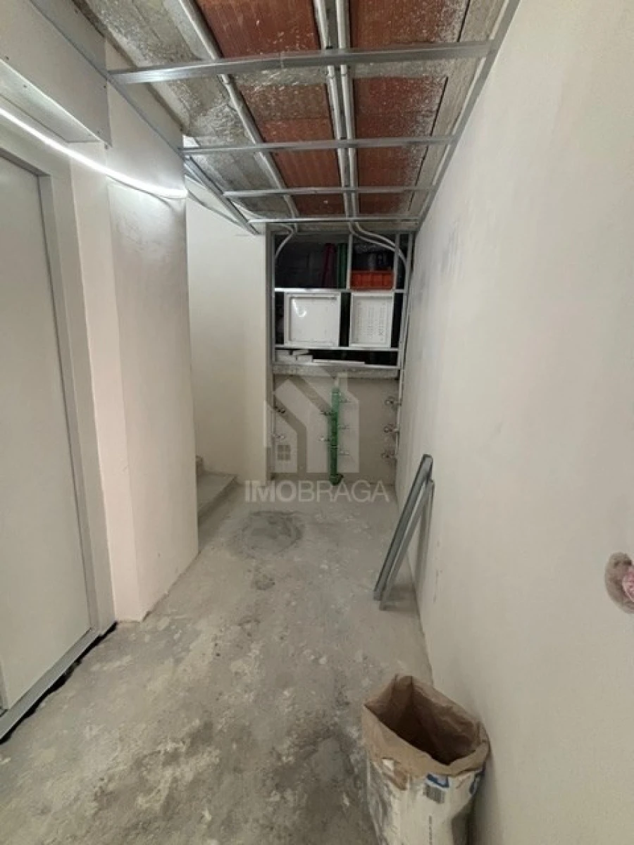 Apartamento T1 para Venda em Amares e Figueiredo Foto 24