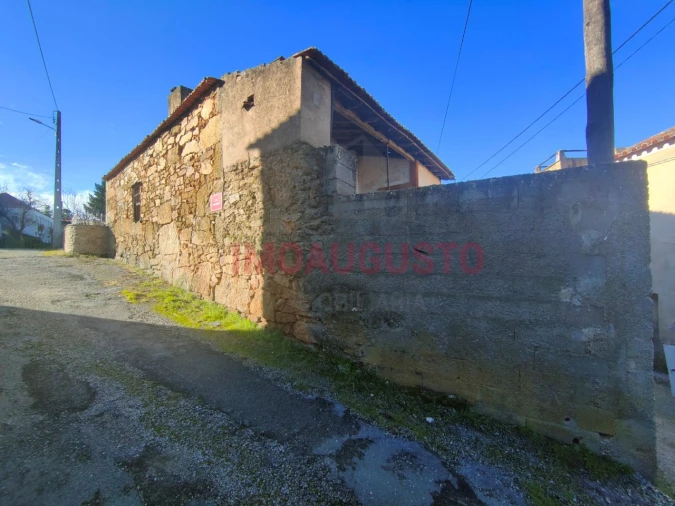 Moradia T3 para Venda em Cerdeira Foto 2