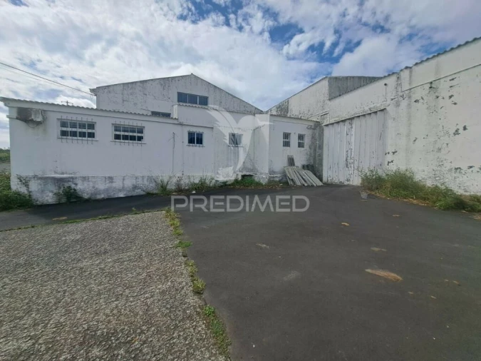 Armazém para Venda em Praia da Vitoria (Santa Cruz) Foto 16