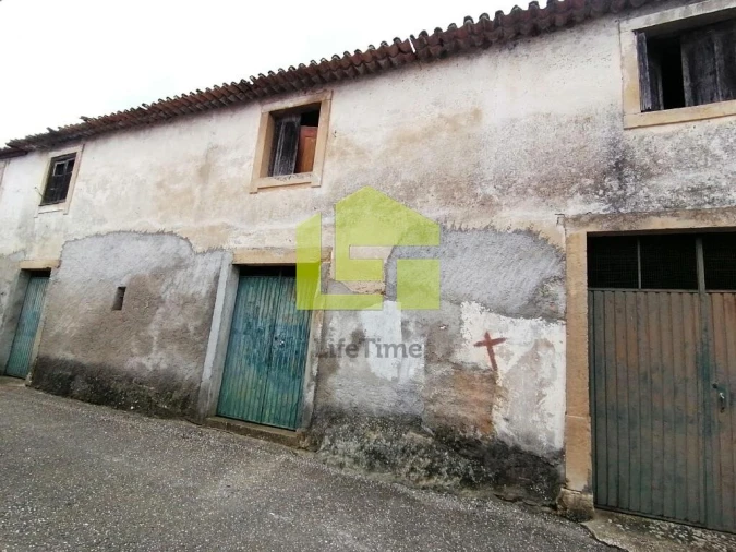 Moradia T2 para Venda em Lamas Foto 5