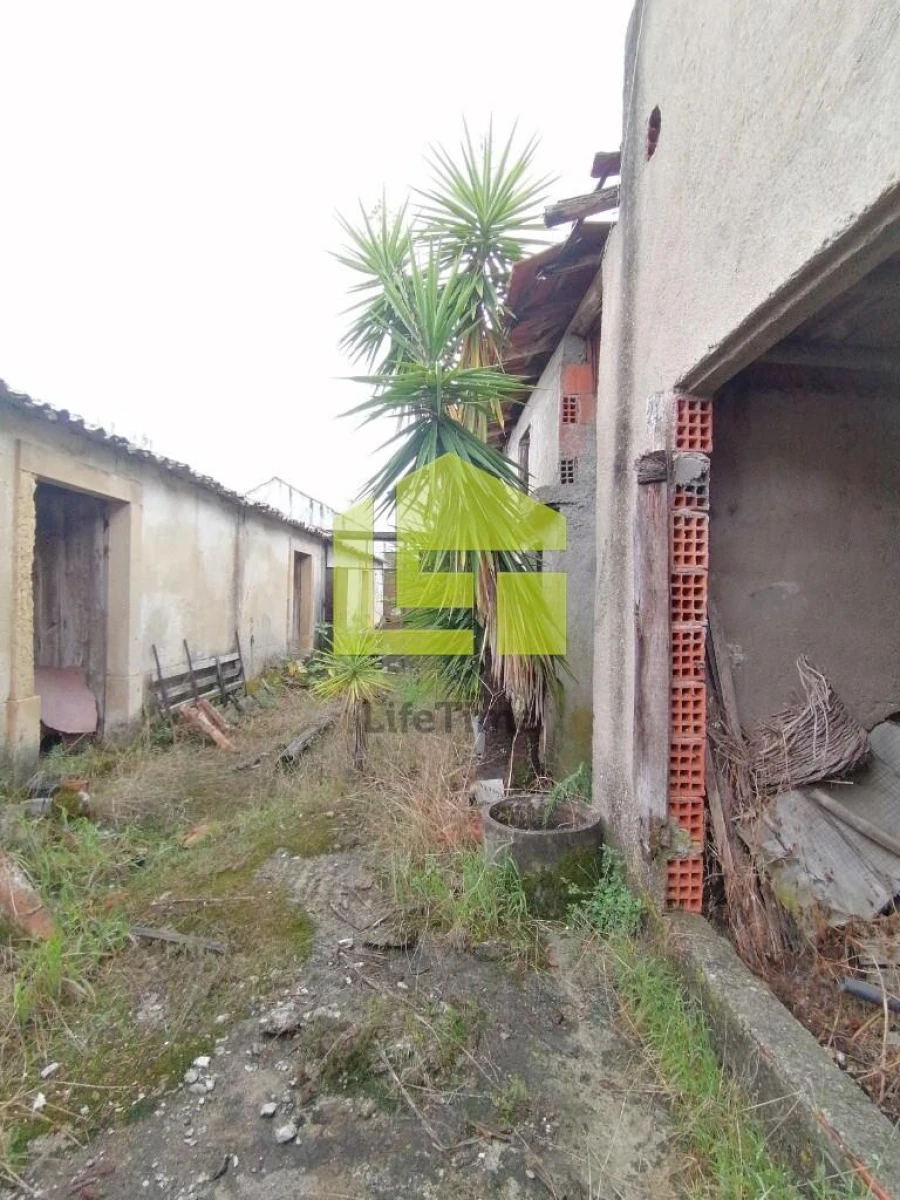 Moradia T2 para Venda em Lamas Foto 20