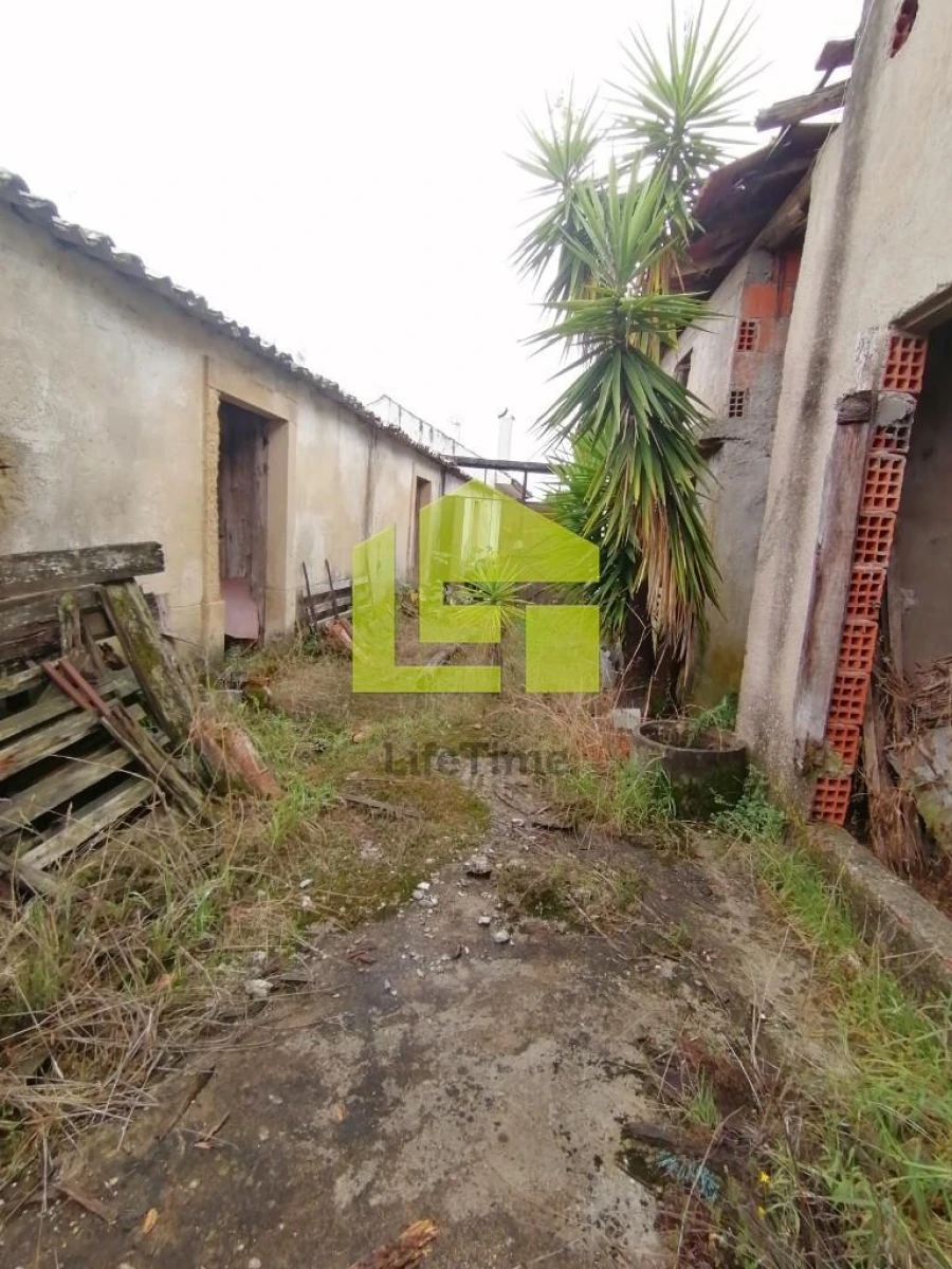 Moradia T2 para Venda em Lamas Foto 21