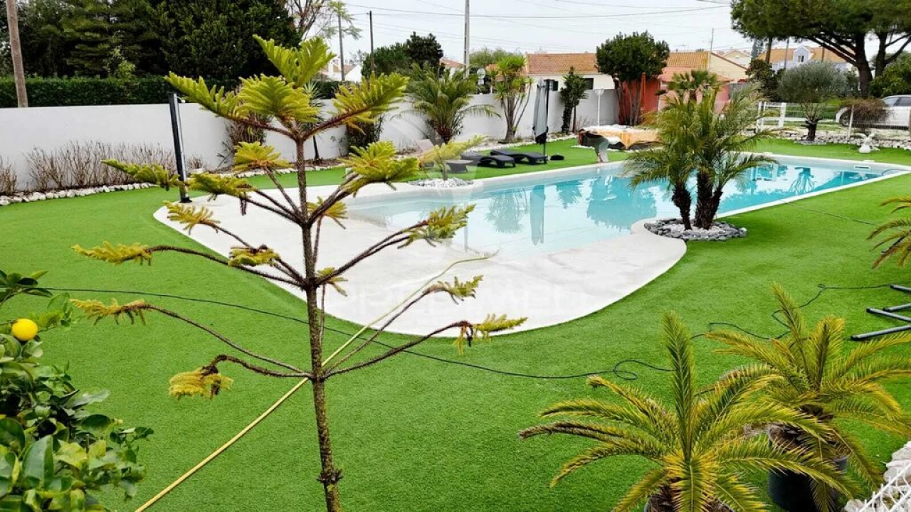 Moradia T6 para Venda em Samora Correia Foto 16
