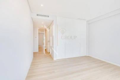 Apartamento T3 para Venda em Carcavelos e Parede