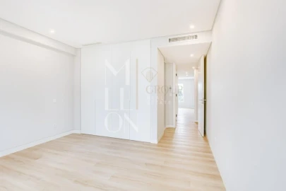 Apartamento T3 para Venda em Carcavelos e Parede