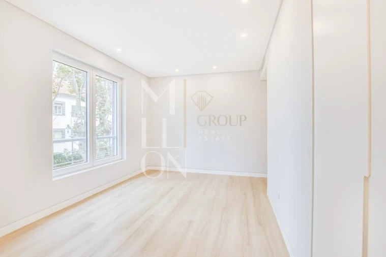 Apartamento T3 para Venda em Carcavelos e Parede Foto 26