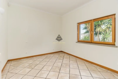 Moradia T5 para Venda em Sesimbra (Castelo)