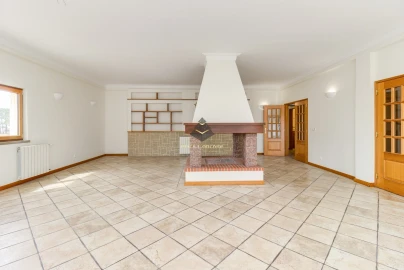 Moradia T5 para Venda em Sesimbra (Castelo)