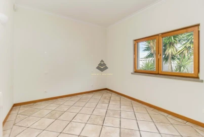 Moradia T5 para Venda em Sesimbra (Castelo)