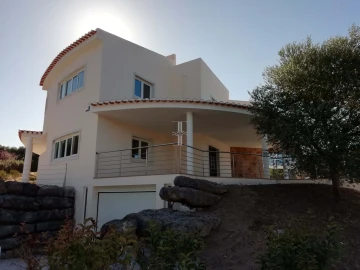 Moradia T4 para Venda em Agualva e Mira-Sintra