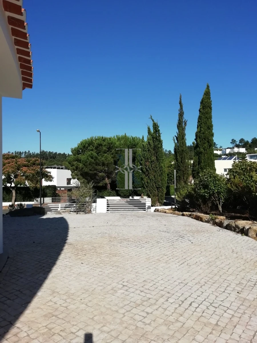 Moradia T4 para Venda em Agualva e Mira-Sintra Foto 10