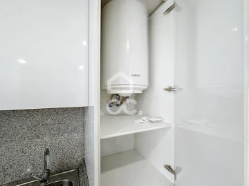 Apartamento T1 para Arrendamento em Santa Maria Maior