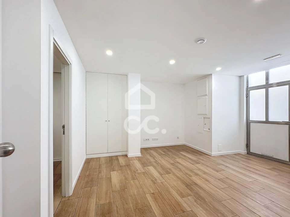 Apartamento T1 para Arrendamento em Santa Maria Maior Foto 4