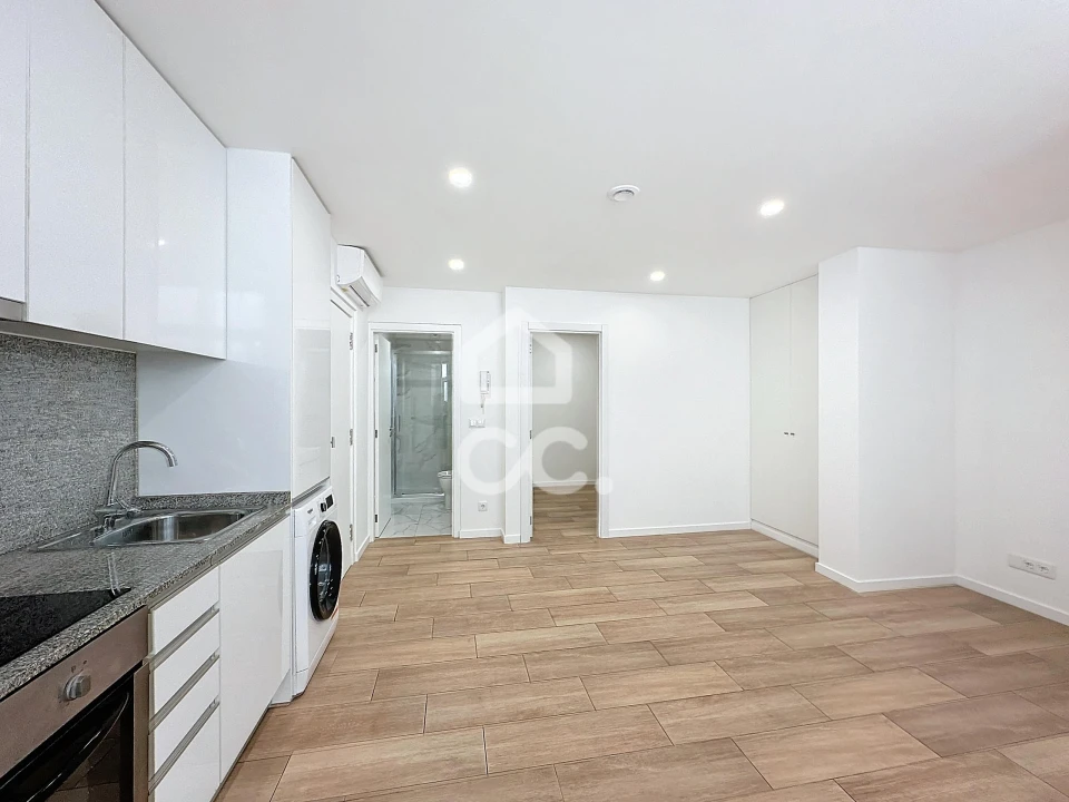 Apartamento T1 para Arrendamento em Santa Maria Maior Foto 6