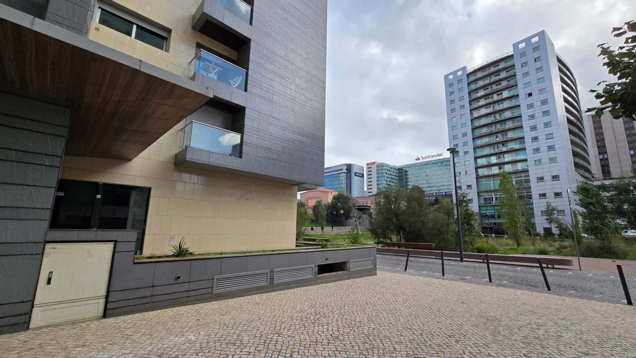 Negócio para Venda em Campolide Foto 12