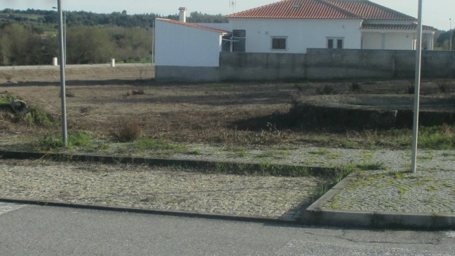 Terreno para Venda em Escalos de Cima e Lousa