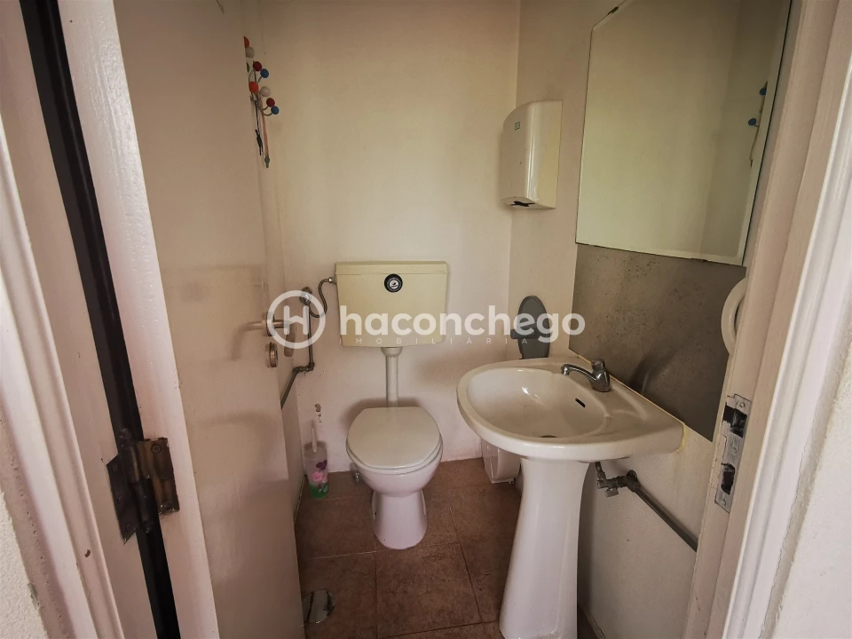 Armazém para Arrendamento em Tamel (São Verissimo) Foto 24