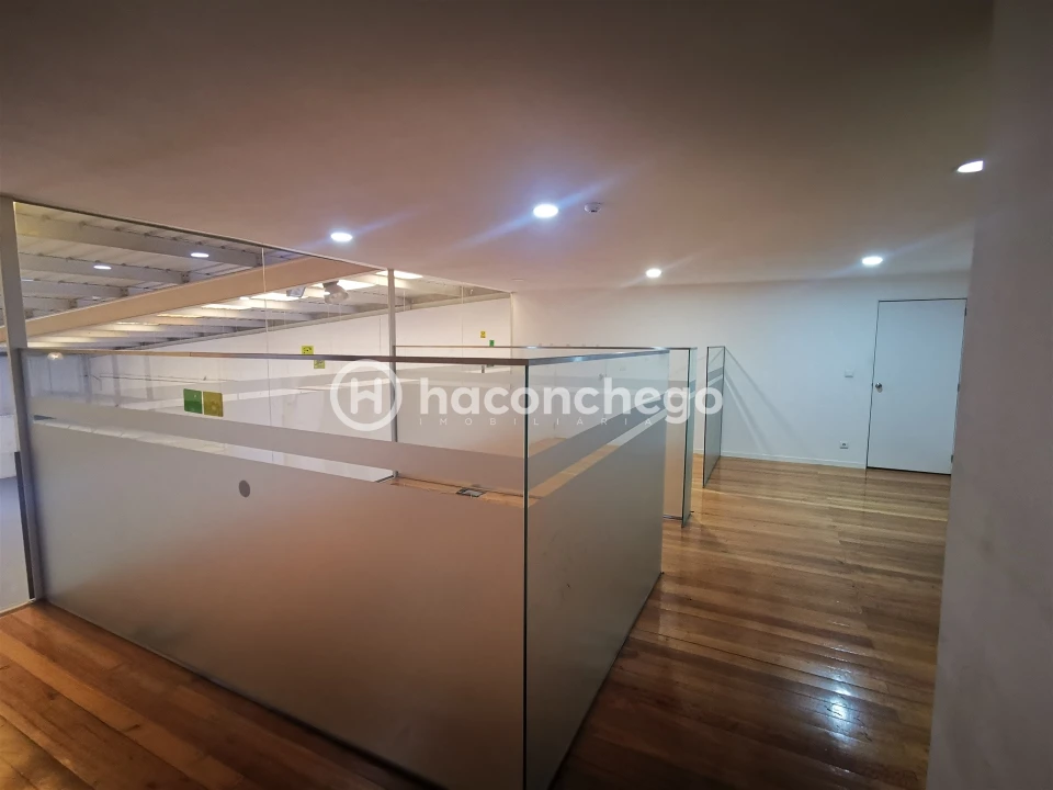 Armazém para Arrendamento em Tamel (São Verissimo) Foto 7