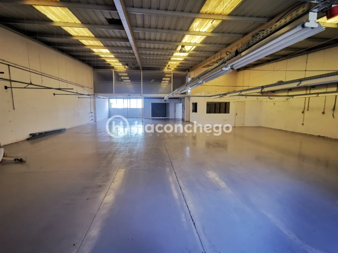 Armazém para Arrendamento em Tamel (São Verissimo) Foto 18