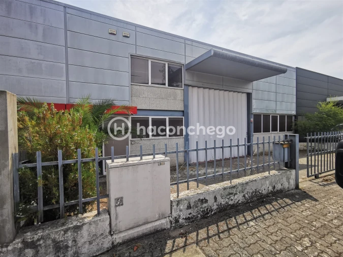 Armazém para Arrendamento em Tamel (São Verissimo) Foto 2