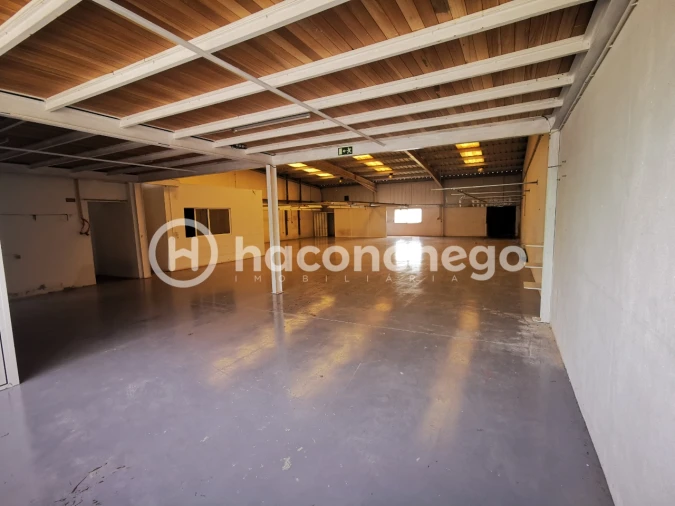 Armazém para Arrendamento em Tamel (São Verissimo) Foto 15