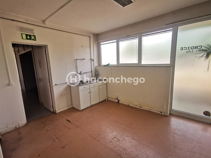 Armazém para Arrendamento em Tamel (São Verissimo) Foto 23