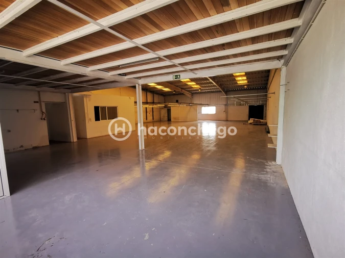 Armazém para Arrendamento em Tamel (São Verissimo) Foto 15