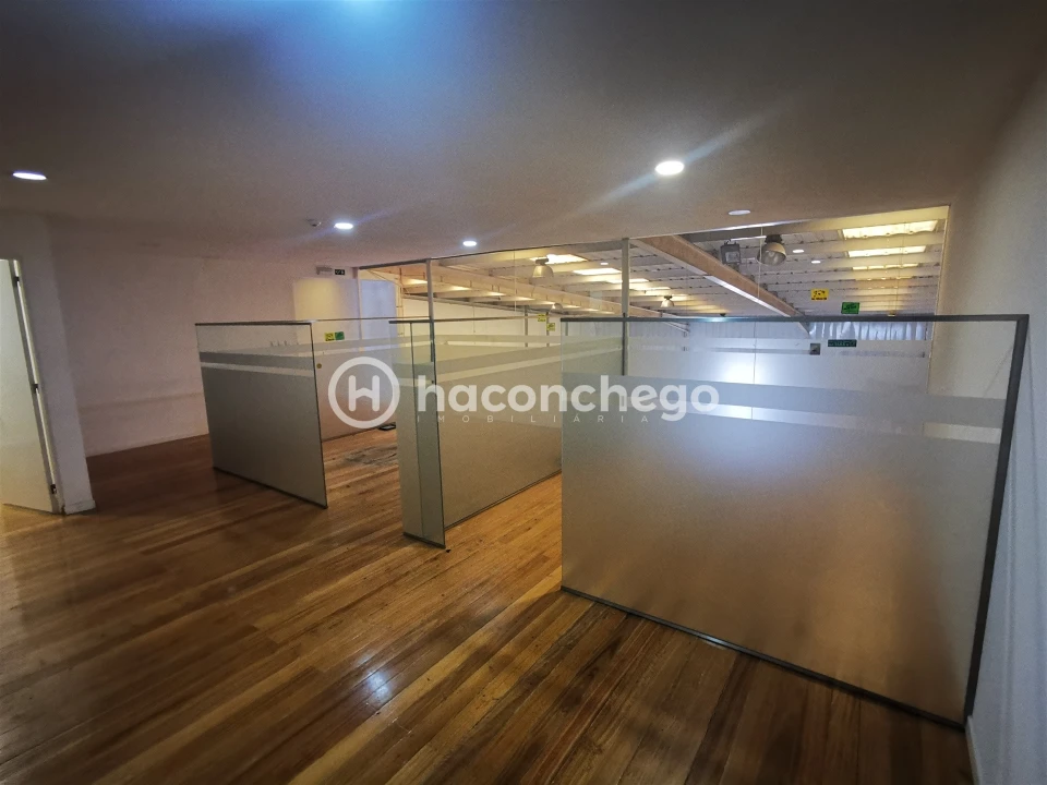 Armazém para Arrendamento em Tamel (São Verissimo) Foto 9