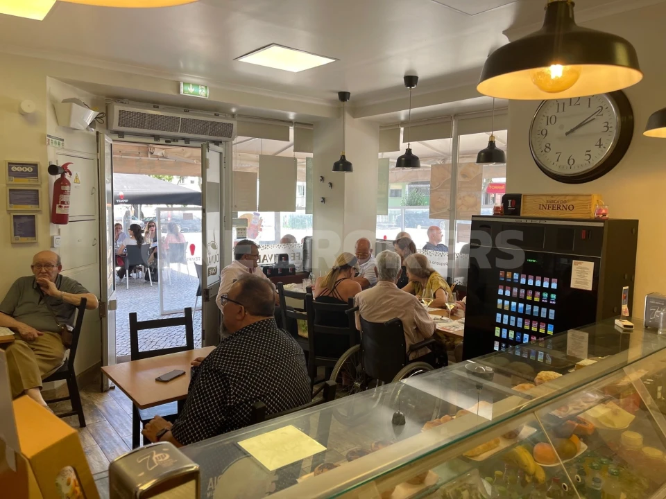 Negócio para Venda em Venteira Foto 9