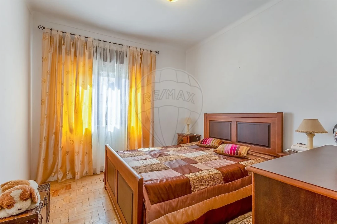 Moradia T4 para Venda em Vale da Pedra Foto 15