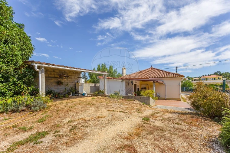 Moradia T4 para Venda em Vale da Pedra Foto 4