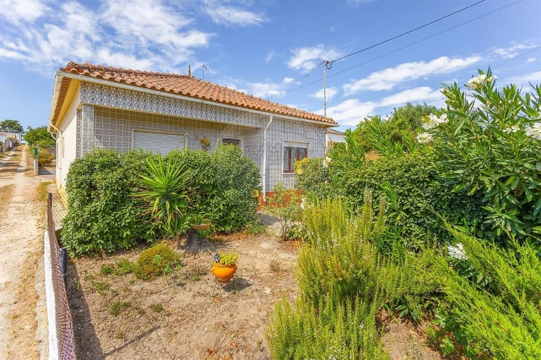 Moradia T4 para Venda em Vale da Pedra Foto 3