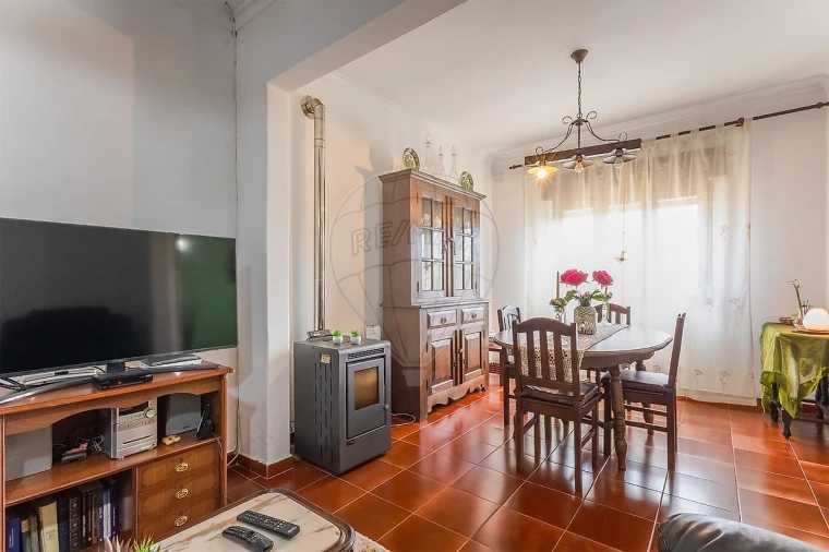 Moradia T4 para Venda em Vale da Pedra Foto 11