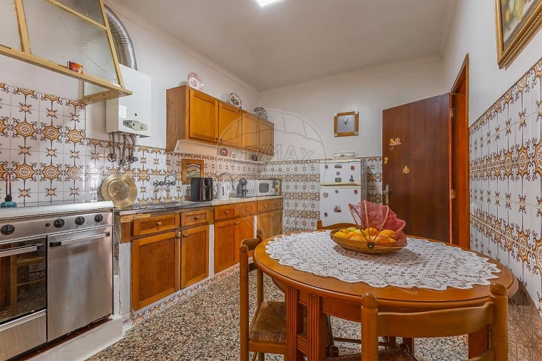 Moradia T4 para Venda em Vale da Pedra Foto 9