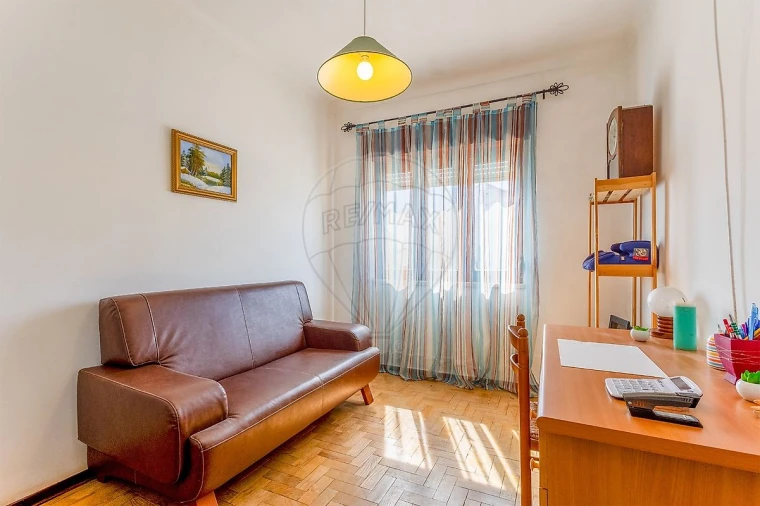 Moradia T4 para Venda em Vale da Pedra Foto 17