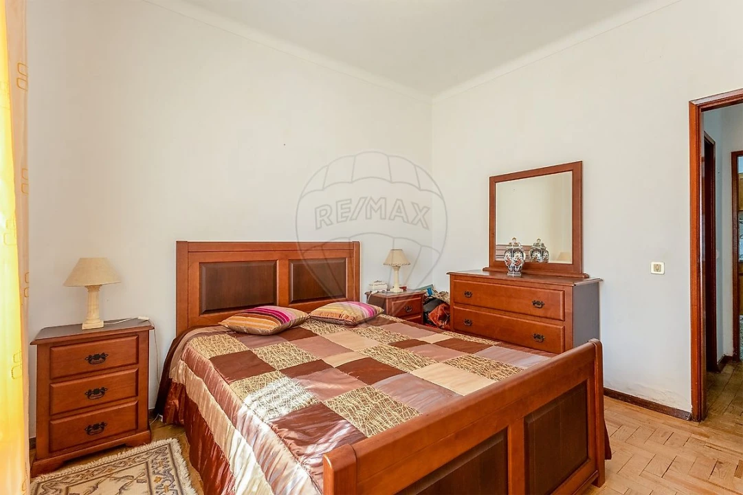 Moradia T4 para Venda em Vale da Pedra Foto 16