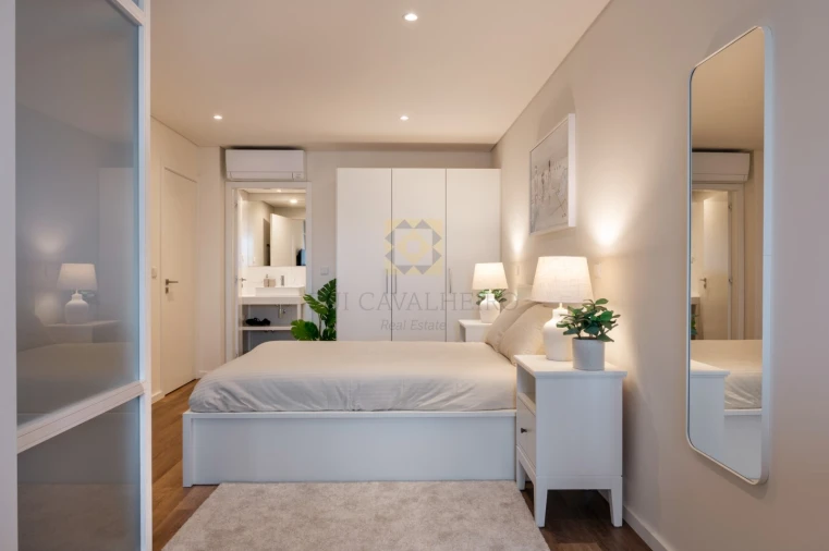 Apartamento T2 para Venda em Cedofeita, Santo Ildefonso, Sé, Miragaia, São Nicolau e Vitória Foto 24