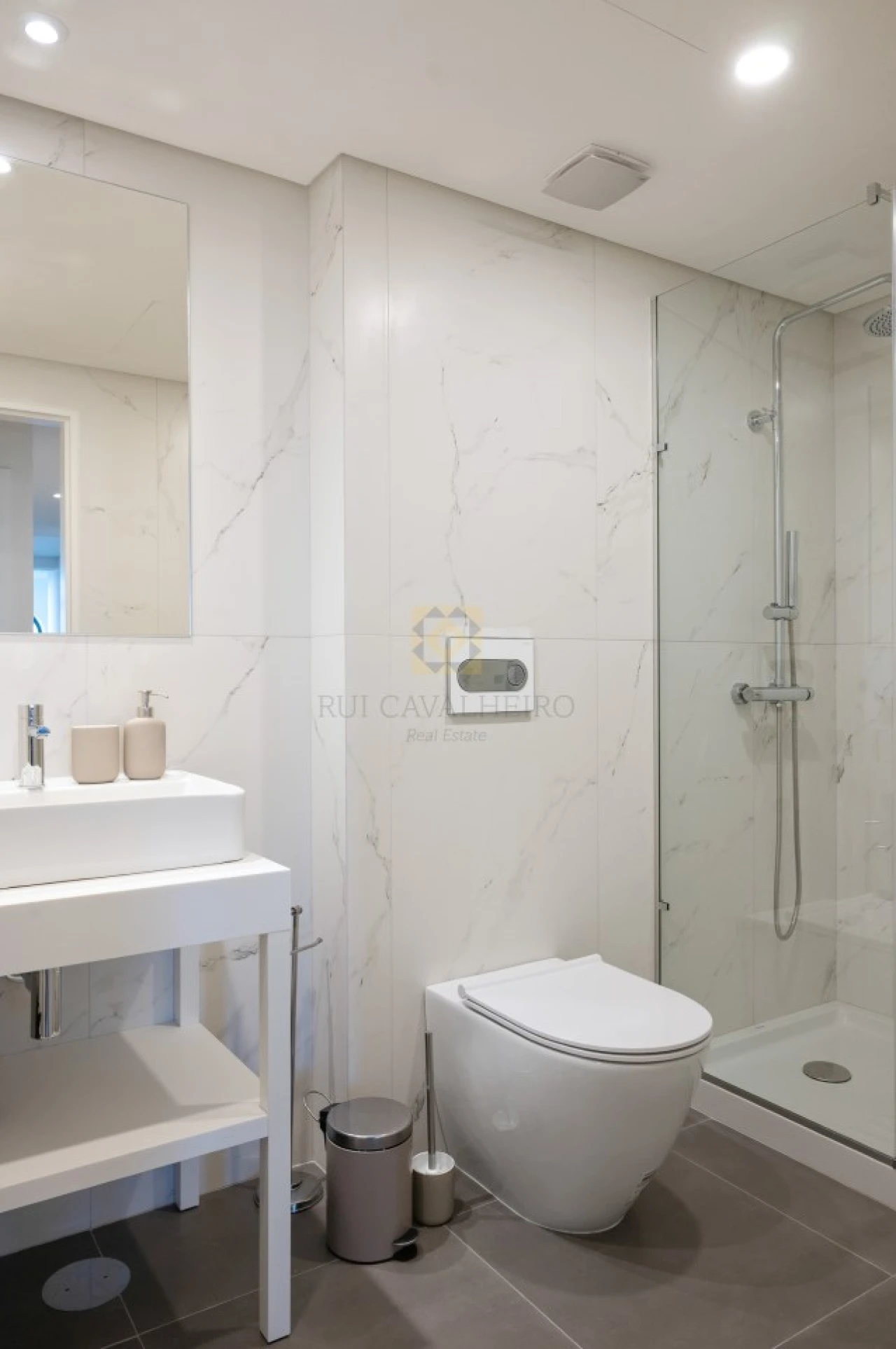 Apartamento T2 para Venda em Cedofeita, Santo Ildefonso, Sé, Miragaia, São Nicolau e Vitória Foto 41