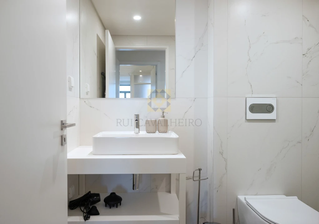 Apartamento T2 para Venda em Cedofeita, Santo Ildefonso, Sé, Miragaia, São Nicolau e Vitória Foto 42