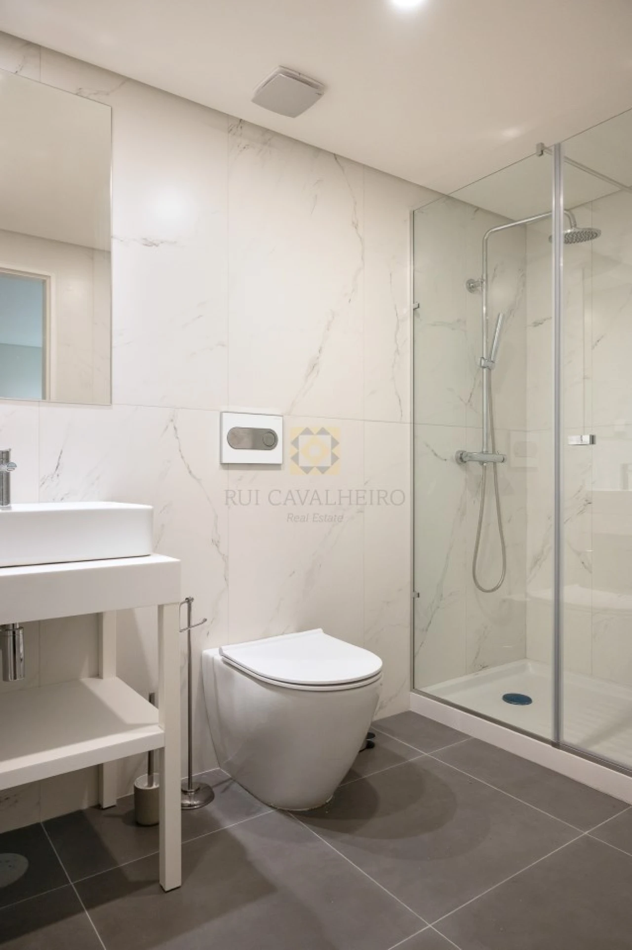 Apartamento T2 para Venda em Cedofeita, Santo Ildefonso, Sé, Miragaia, São Nicolau e Vitória Foto 40