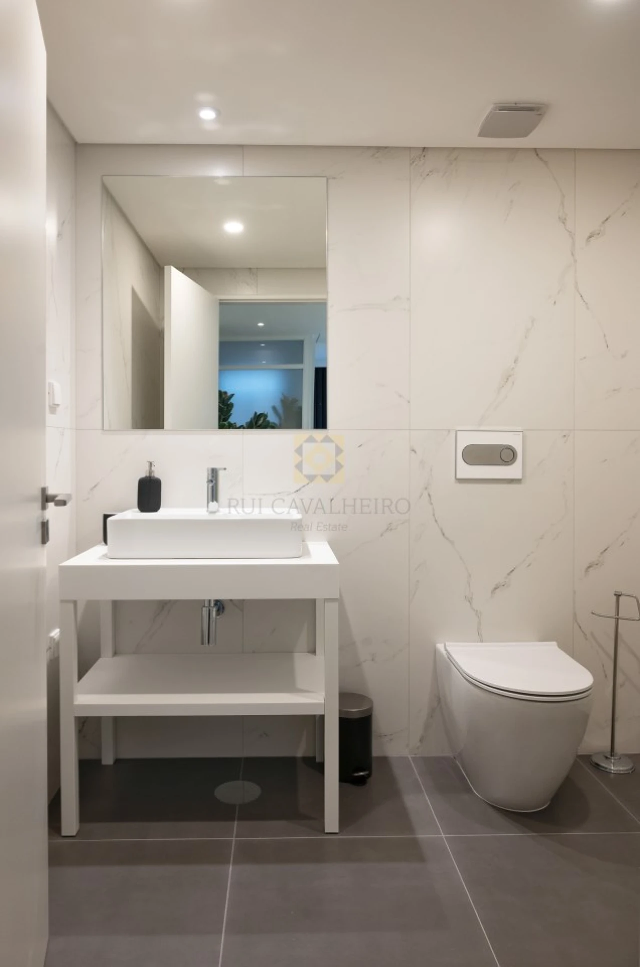 Apartamento T2 para Venda em Cedofeita, Santo Ildefonso, Sé, Miragaia, São Nicolau e Vitória Foto 29