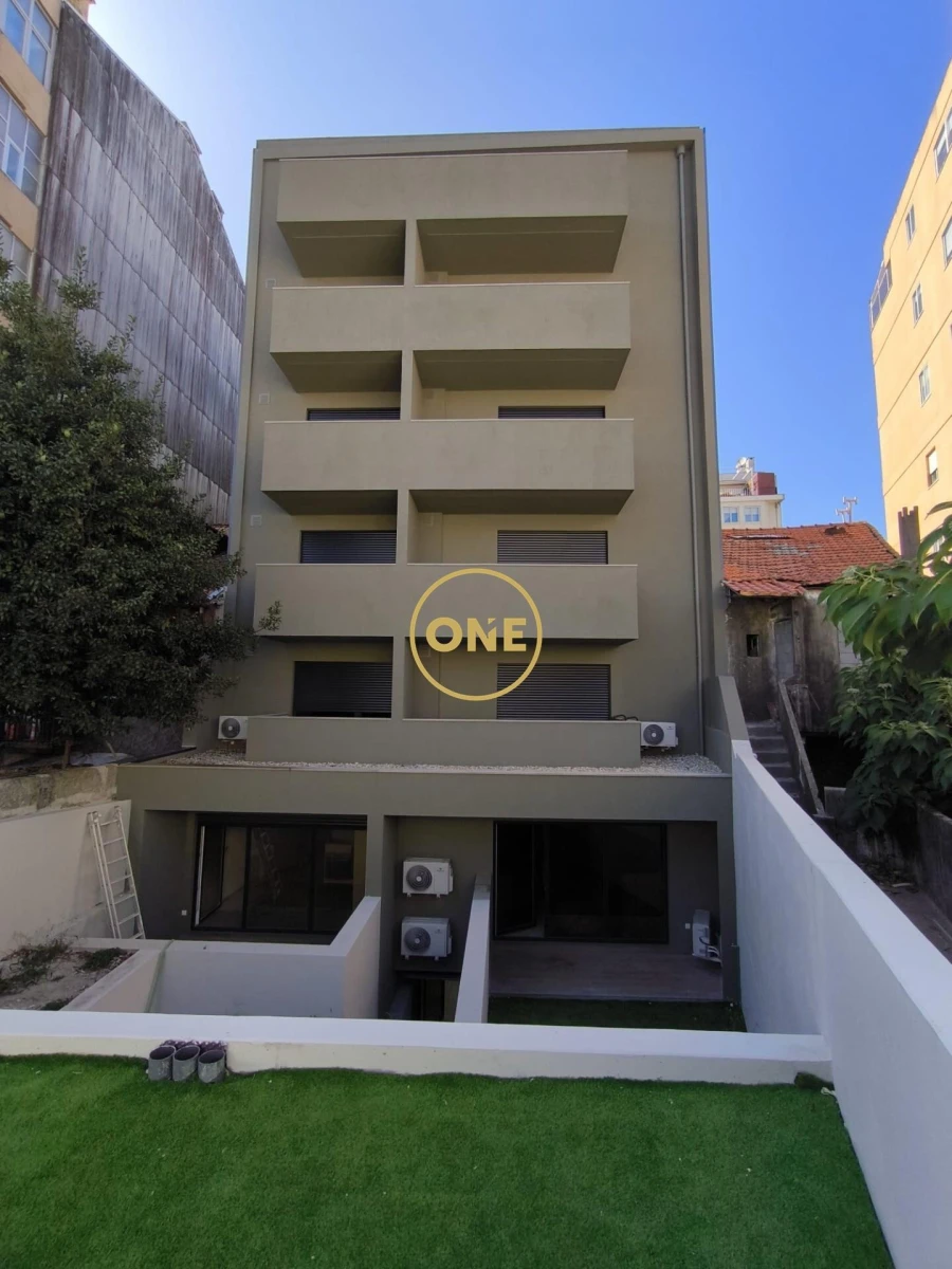 Apartamento para Venda em Cedofeita, Santo Ildefonso, Sé, Miragaia, São Nicolau e Vitória Foto 2