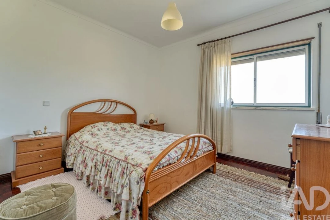 Apartamento T2 para Venda em Caranguejeira Foto 16