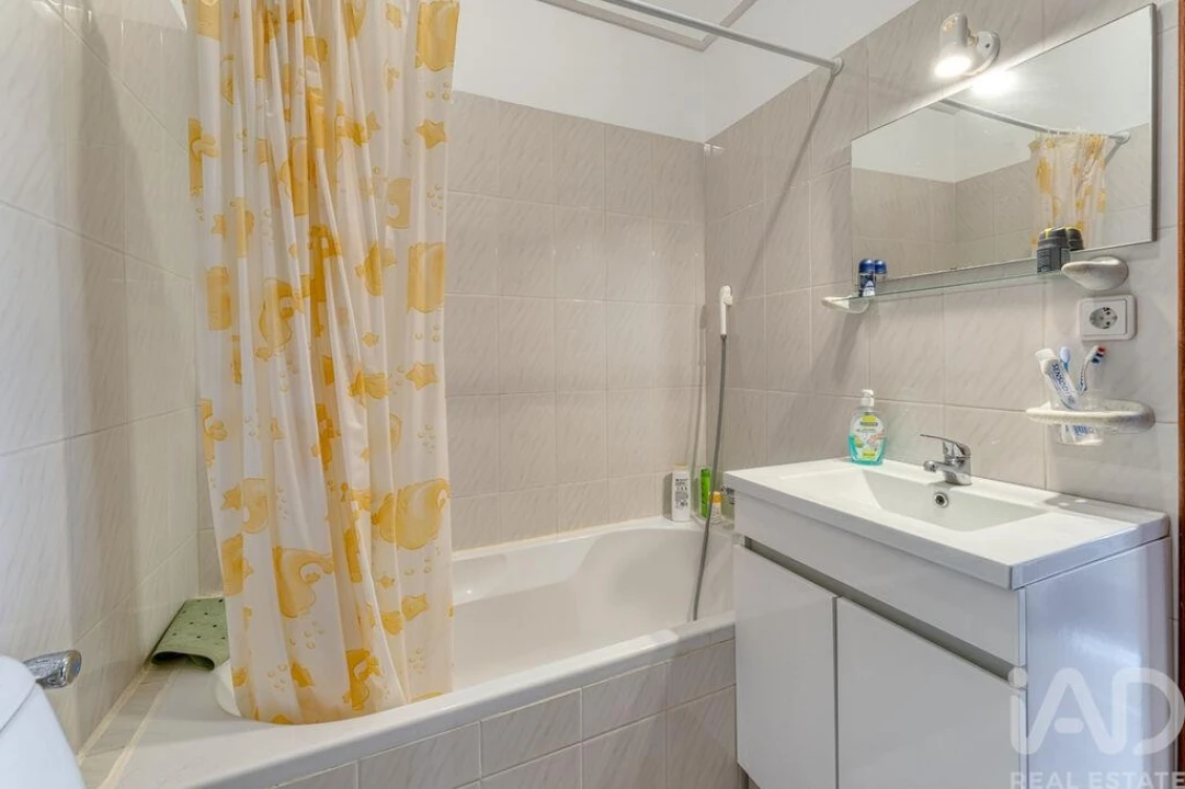 Apartamento T2 para Venda em Caranguejeira Foto 23