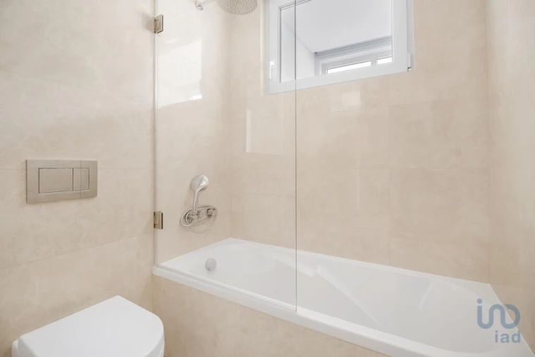 Apartamento T2 para Venda em Arroios Foto 9