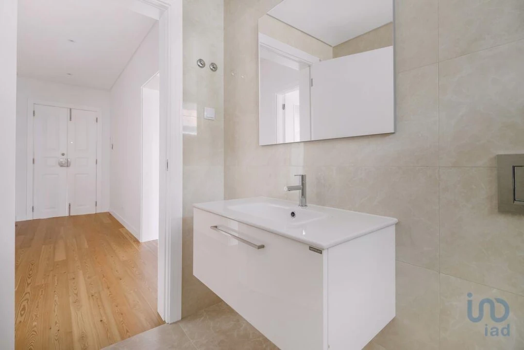 Apartamento T2 para Venda em Arroios Foto 8