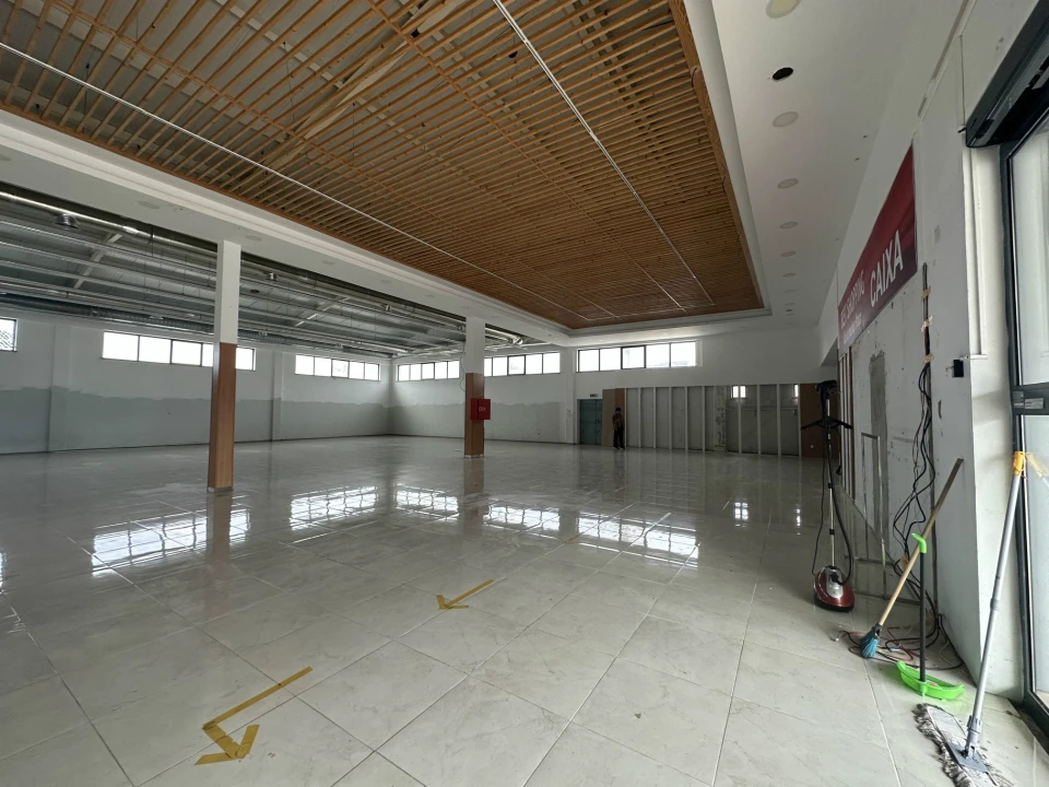 Armazém para Venda em Minde Foto 7