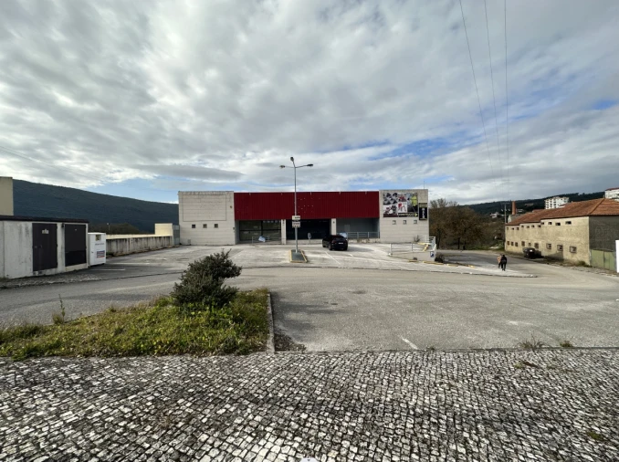 Armazém para Venda em Minde Foto 3