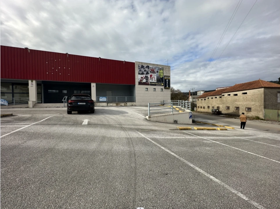 Armazém para Venda em Minde Foto 2