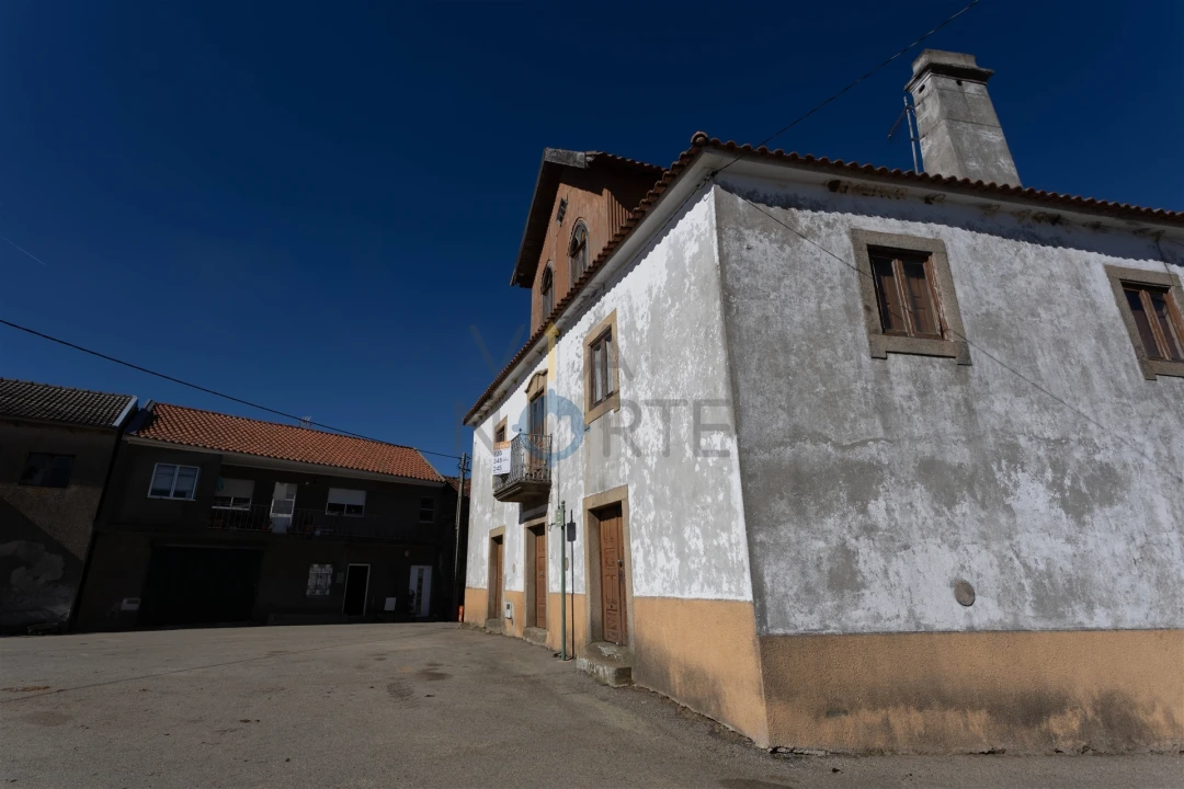 Moradia T7 para Venda em Castro Vicente Foto 4